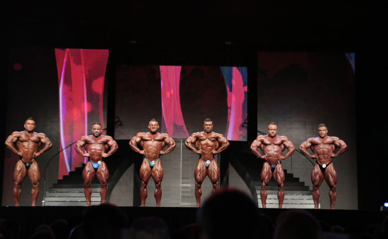 Джеймс Флекс Льюис, James Flex Lewis на турнире Мистер Олимпия 2014 вместе с Хидетада Ямагиши, Хосе Реймонд, Эдуардо Корреа, Аарон Кларк, Байтоллах Аббаспур