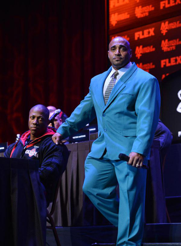 Шон Роден, Shawn Rhoden на турнире Мистер Олимпия 2015 вместе с Деннис Джеймс
