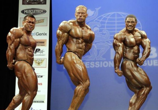 Хидетада Ямагиши, Hidetada Yamagishi на турнире Нью-Йорк Про 2010 вместе с Деннис Вольф, Ролли Винклаар