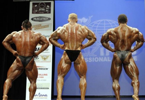 Хидетада Ямагиши, Hidetada Yamagishi на турнире Нью-Йорк Про 2010 вместе с Деннис Вольф, Ролли Винклаар