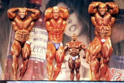 Ли Прист, Lee Priest на турнире Шоу Силы 2002 вместе с Декстер Джексон, Деннис Джеймс