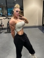 https://www.instagram.com/ashlyn_ifbbpro/