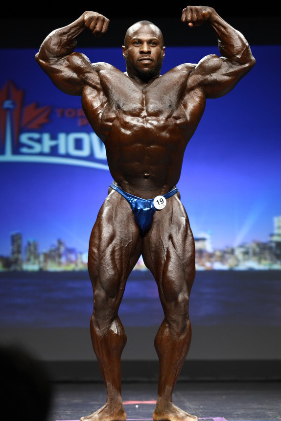 Мбоя Едвардс, Mboya Edwards на турнире Торонто Про Супершоу 2012