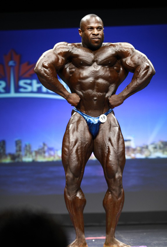 Мбоя Едвардс, Mboya Edwards на турнире Торонто Про Супершоу 2012
