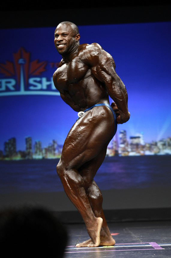 Мбоя Едвардс, Mboya Edwards на турнире Торонто Про Супершоу 2012