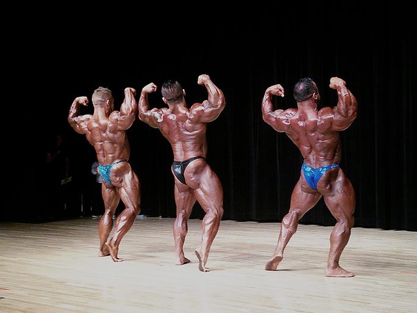 Позирование Men's Bodybuilding 212 