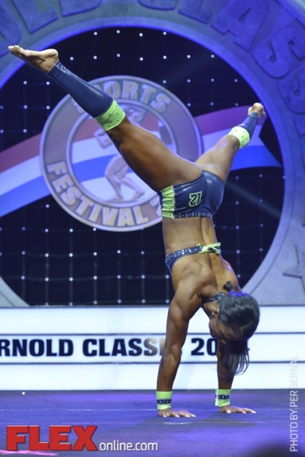 IFBB Про Фитнес Таньджи Джонсон (Tanji Johnson)